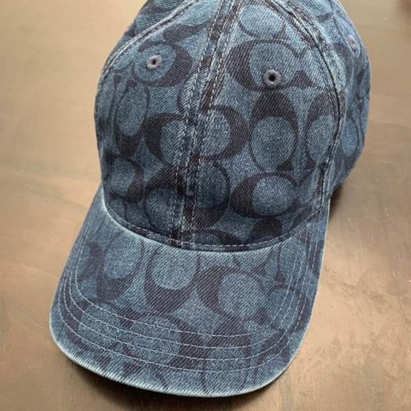 coach signature hat